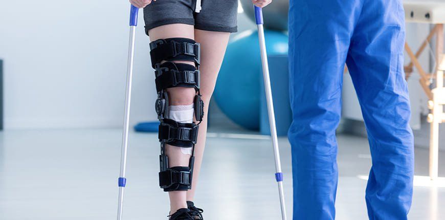 Dáng đi với nạng: Những điều cần biết để tập đi an toàn 1 Các dáng đi với nạng an toàn