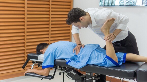 Bệnh lý thoái hóa cột sống: Nguyên nhân, cách điều trị và phòng ngừa 3 Cách điều trị bệnh lý thoái hóa cột sống