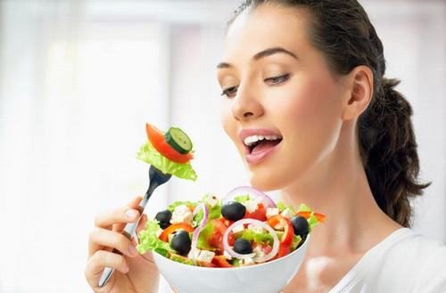 Duy trì chế độ dinh dưỡng lành mạnh, tăng cường rau xanh và hạn chế thịt đỏ làm giảm nguy cơ mắc bệnh gout