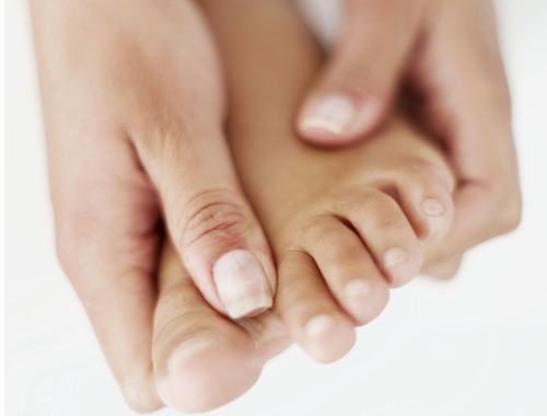 Gãy xương ngón chân: Nguyên nhân, cách nhận biết và điều trị hiệu quả 2 Cách nhận biết khi gãy xương ngón chân